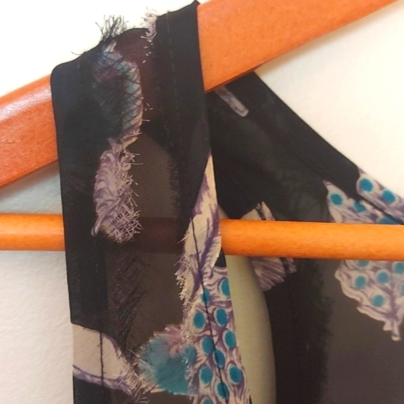 Pins and Needles sheer feather pattern tank - XS - Picture 5 of 7
